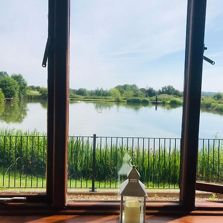 Bransford Farm Fishery & B & B Bagian luar foto